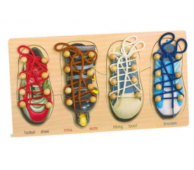Small Foot Motorická hra na provlékání zavazování tkaniček